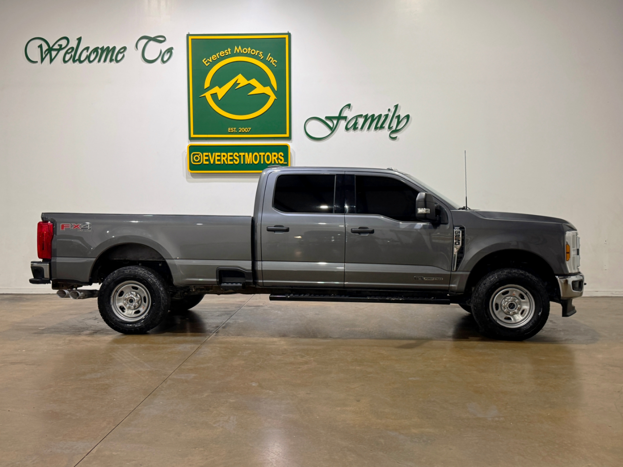 Ford Super Duty F-250 SRW  2024