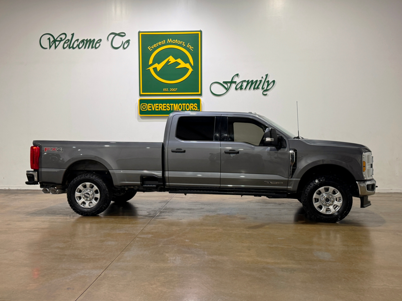 Ford Super Duty F-250 SRW  2024