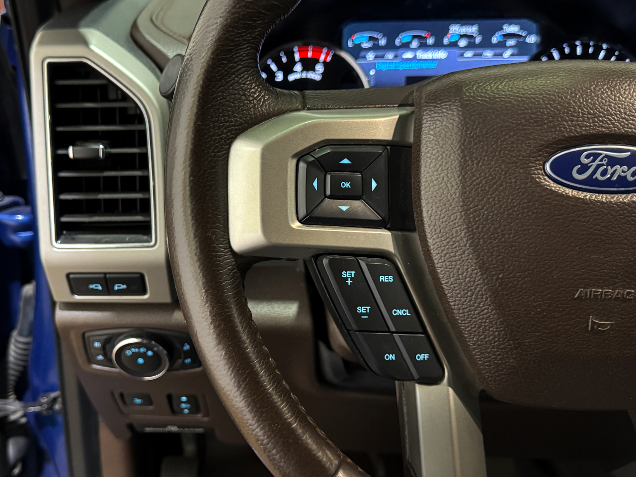 Ford Super Duty F-350 DRW  2022