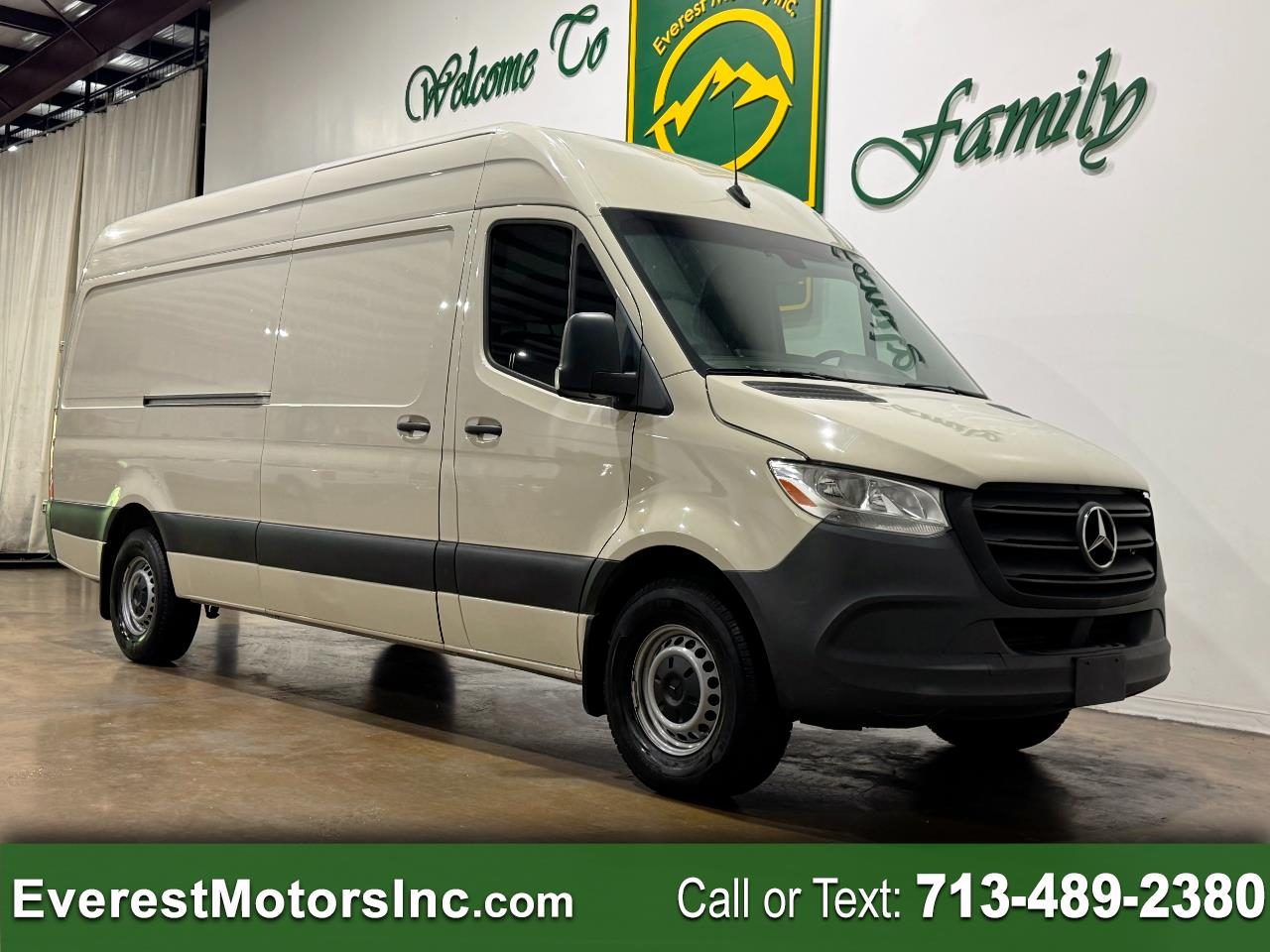 Mercedes-Benz Sprinter Cargo Van  2022