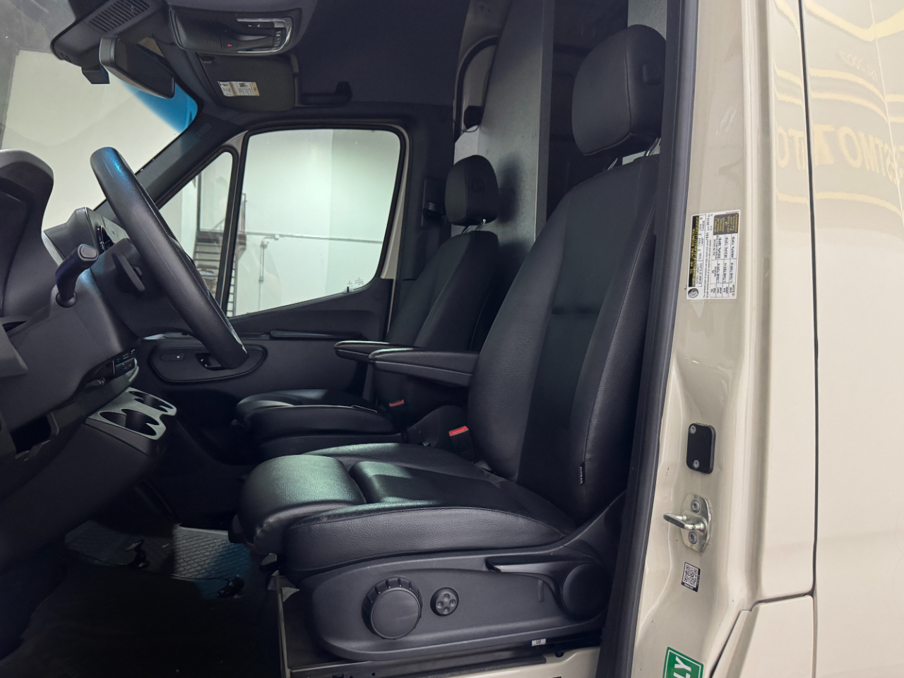 Mercedes-Benz Sprinter Cargo Van  2022