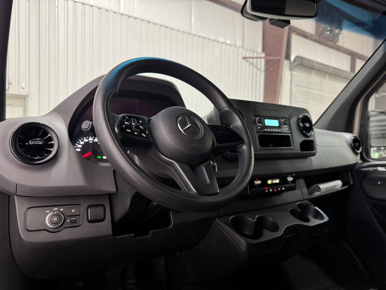 Mercedes-Benz Sprinter Cargo Van  2022