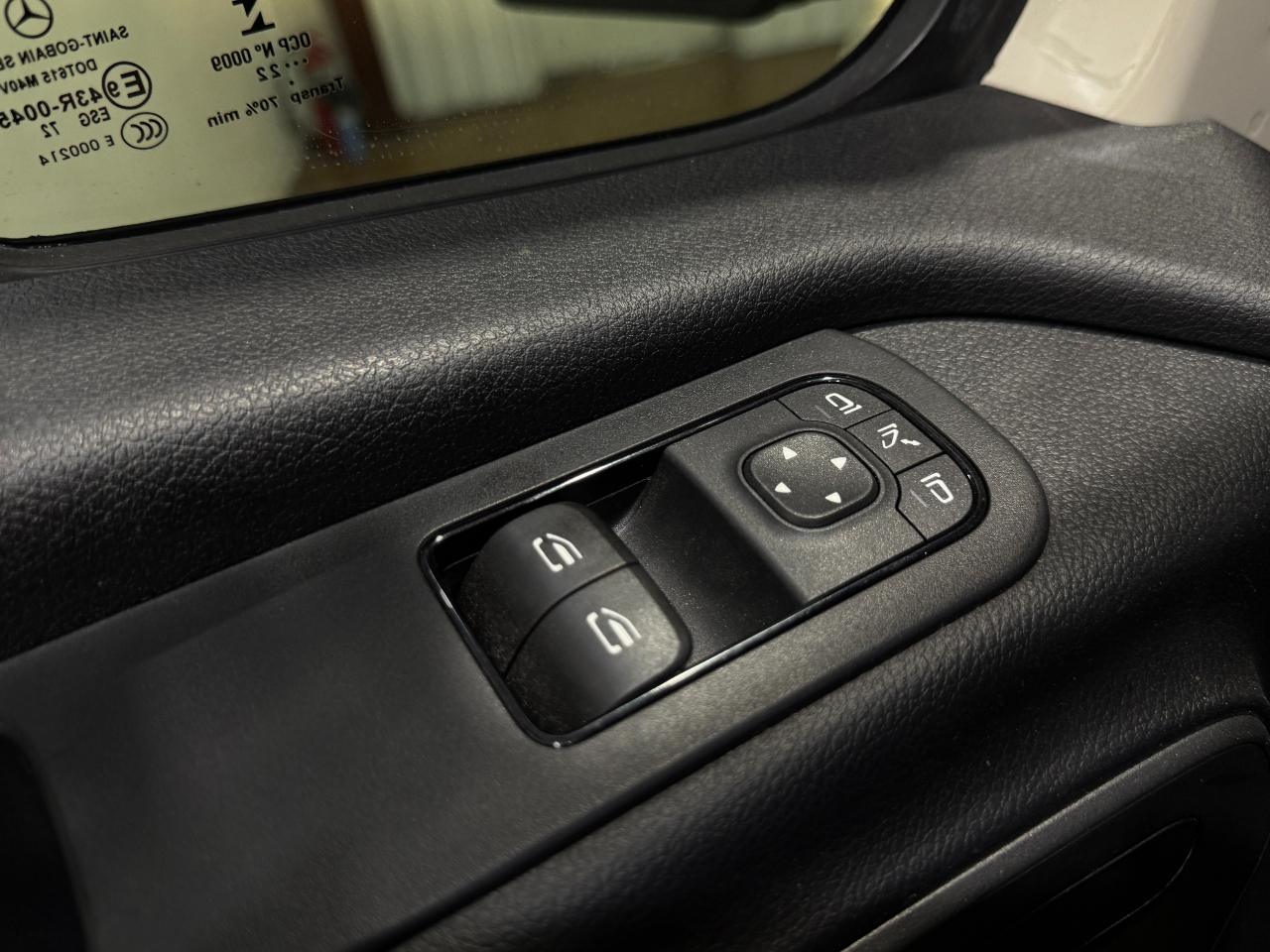 Mercedes-Benz Sprinter Cargo Van  2022