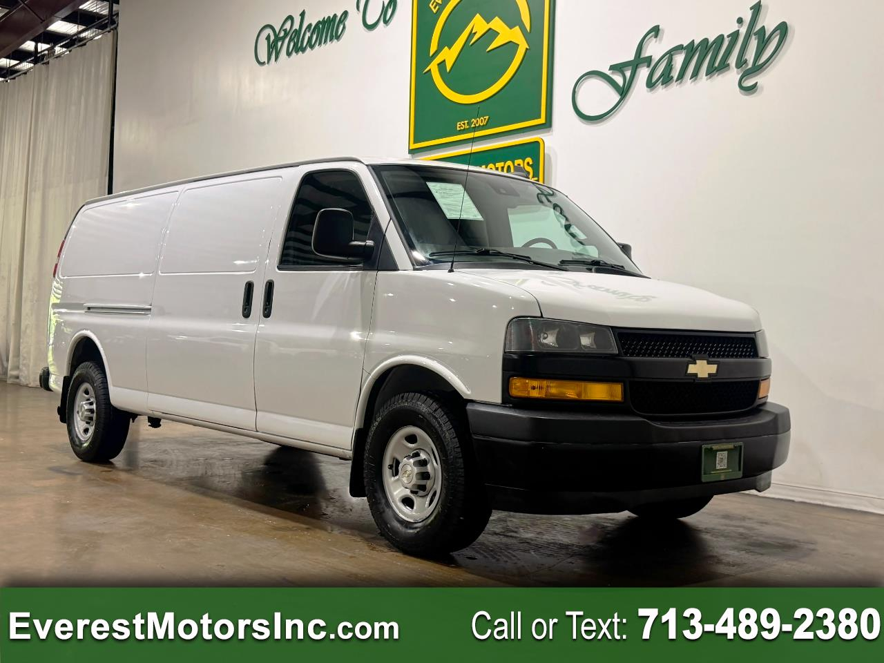 2020 Chevrolet Express 3500 Extended Work Van's photo
