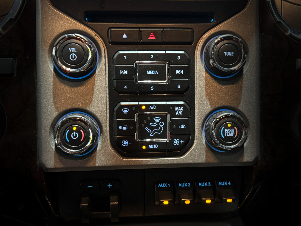 Ford Super Duty F-350 DRW  2016
