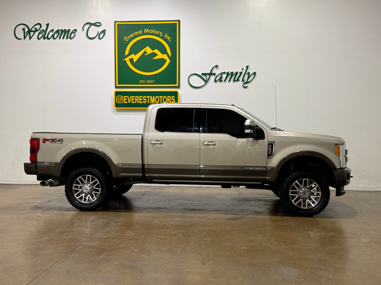 Ford Super Duty F-250 SRW  2017