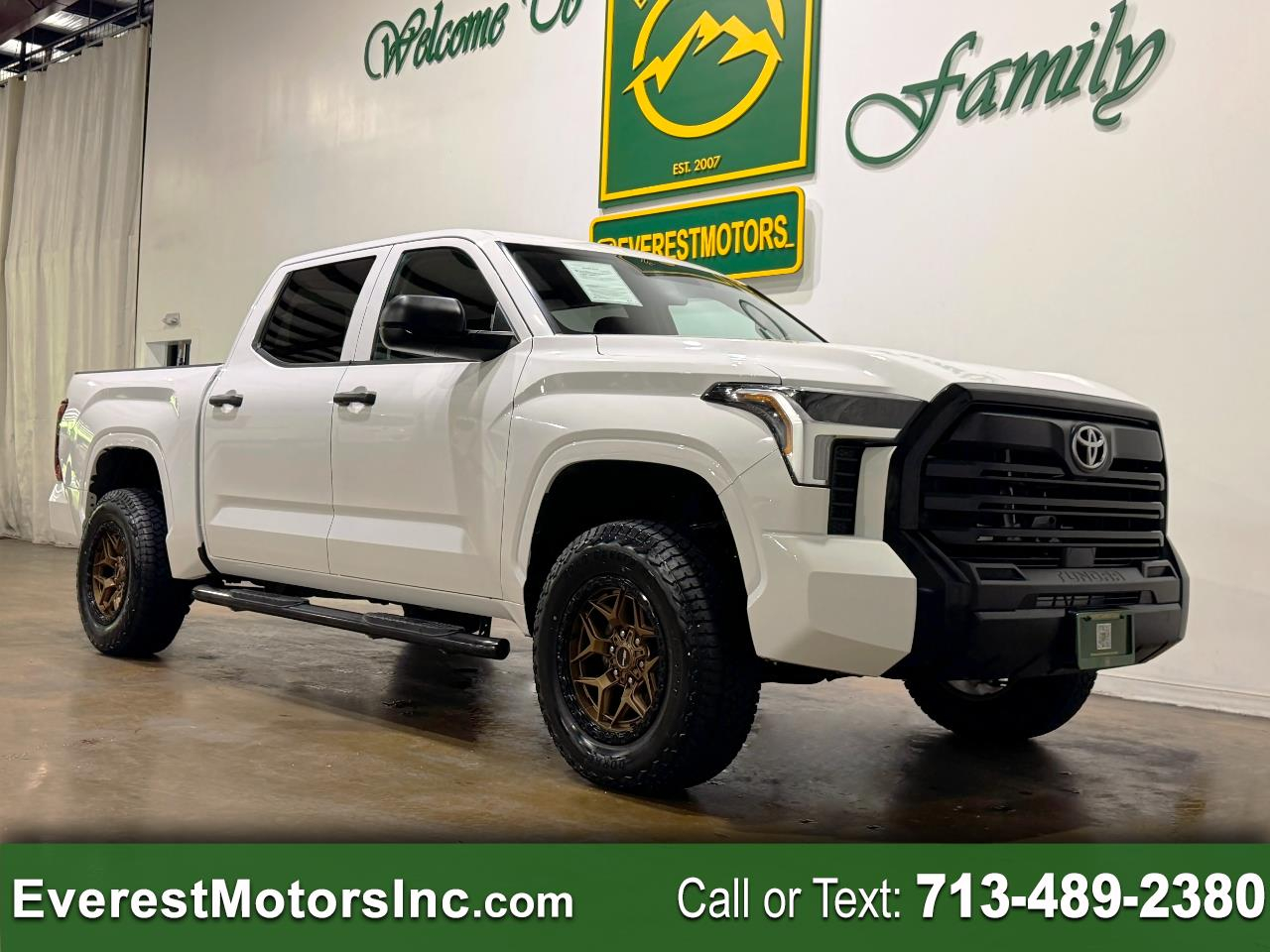 2024 Toyota Tundra SR 4X4 CREWMAX 5.5' BED 3.4L V6 GAS 1OWNER