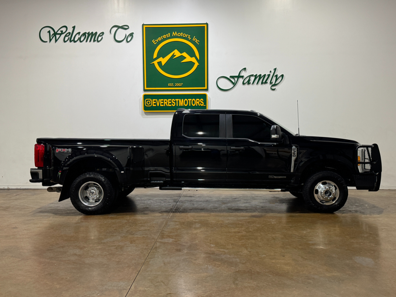 Ford Super Duty F-350 DRW  2024