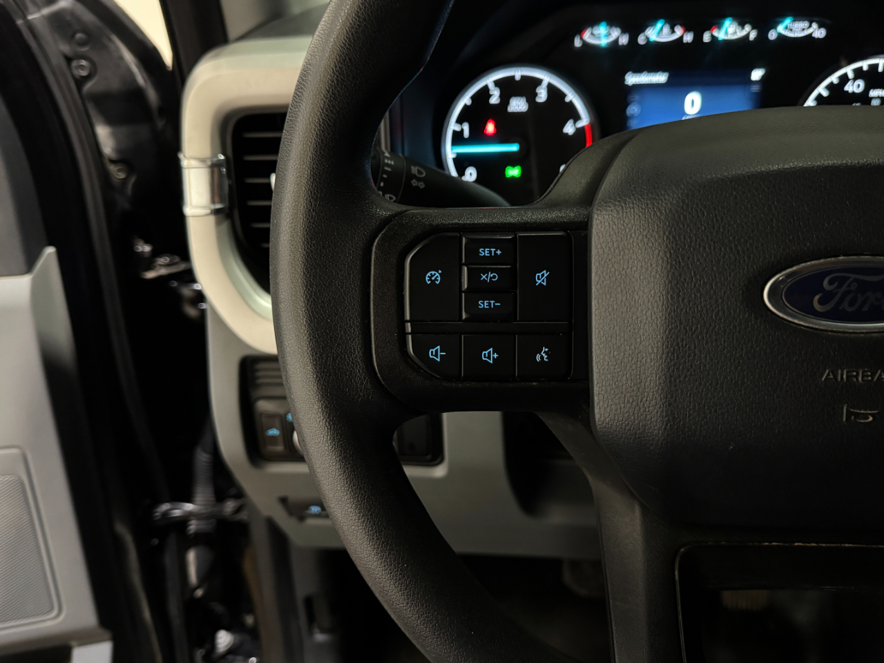 Ford Super Duty F-350 DRW  2024