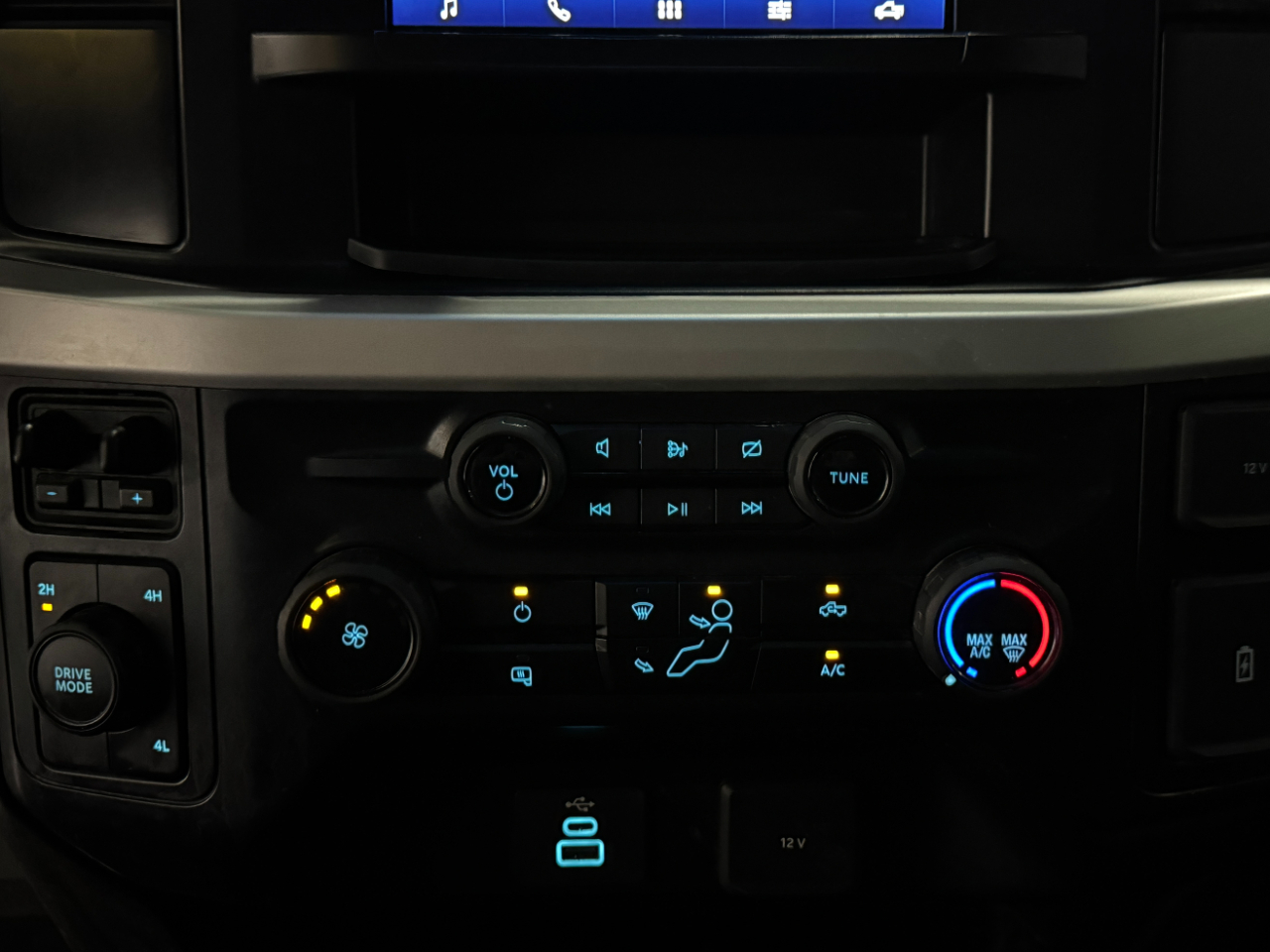 Ford Super Duty F-350 DRW  2024