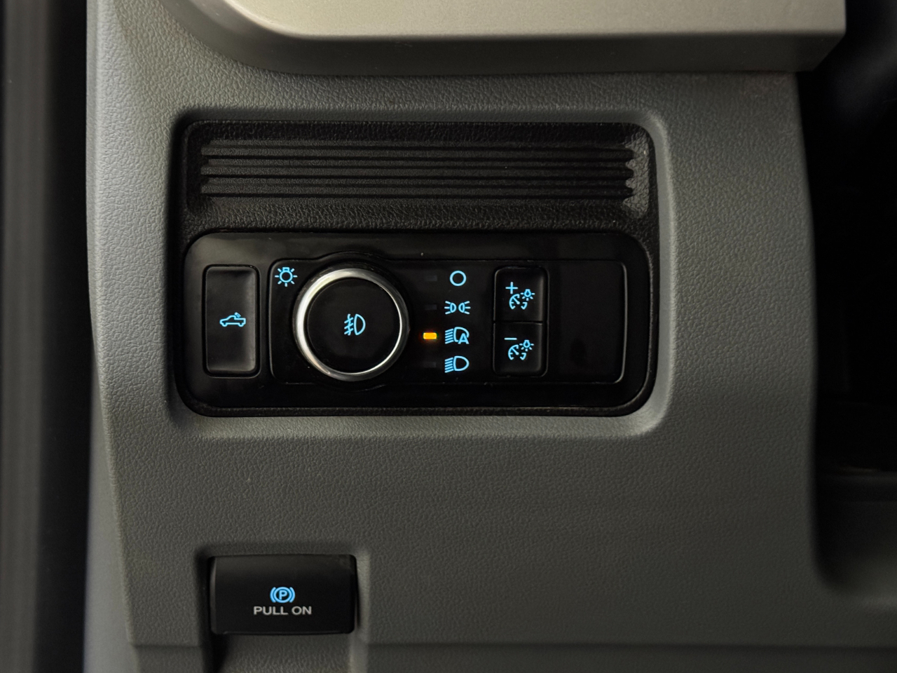 Ford Super Duty F-350 DRW  2024