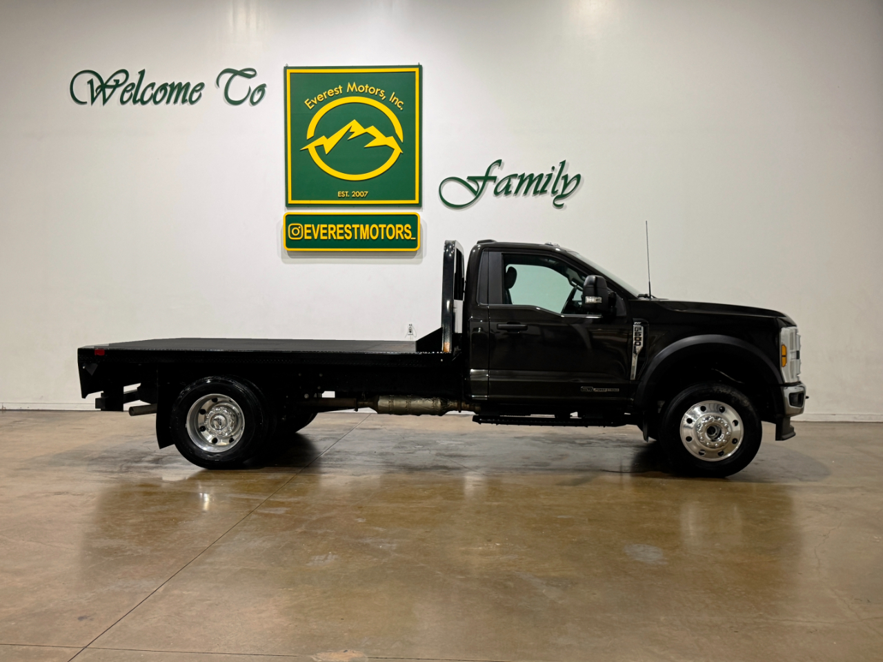 Ford Super Duty F-600 DRW  2024