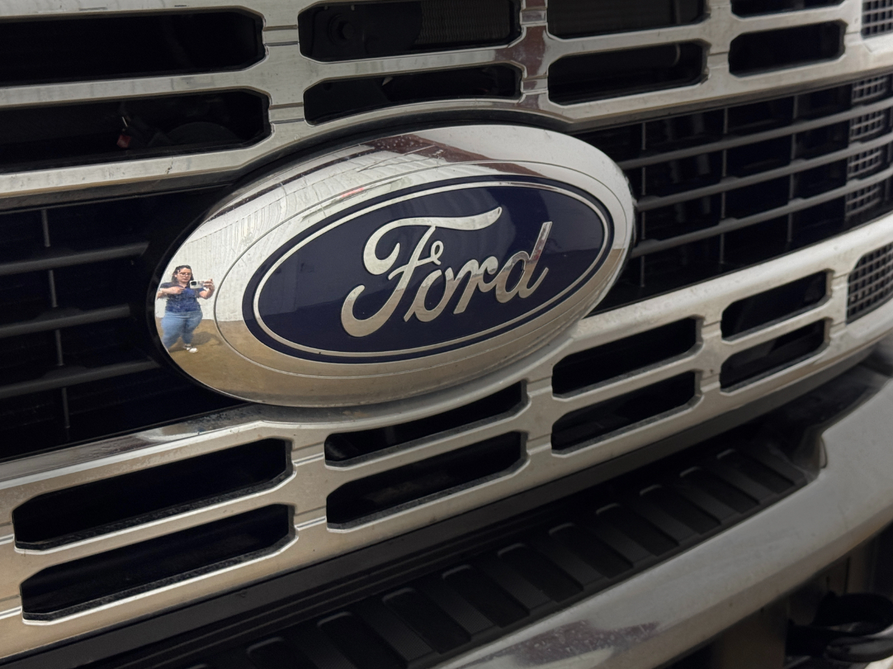 Ford Super Duty F-600 DRW  2024