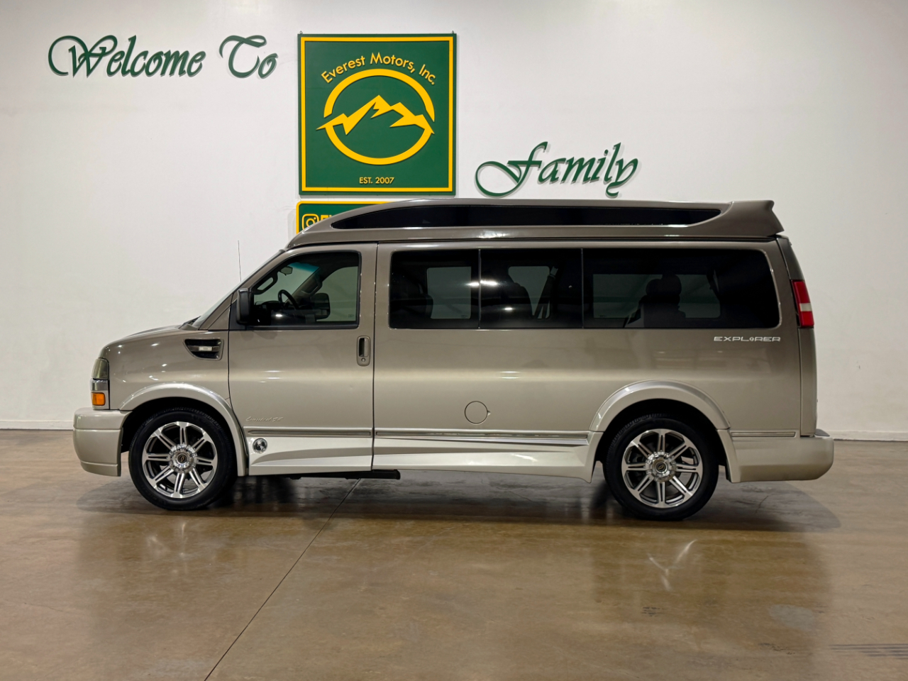 Chevrolet Express Passenger  2016