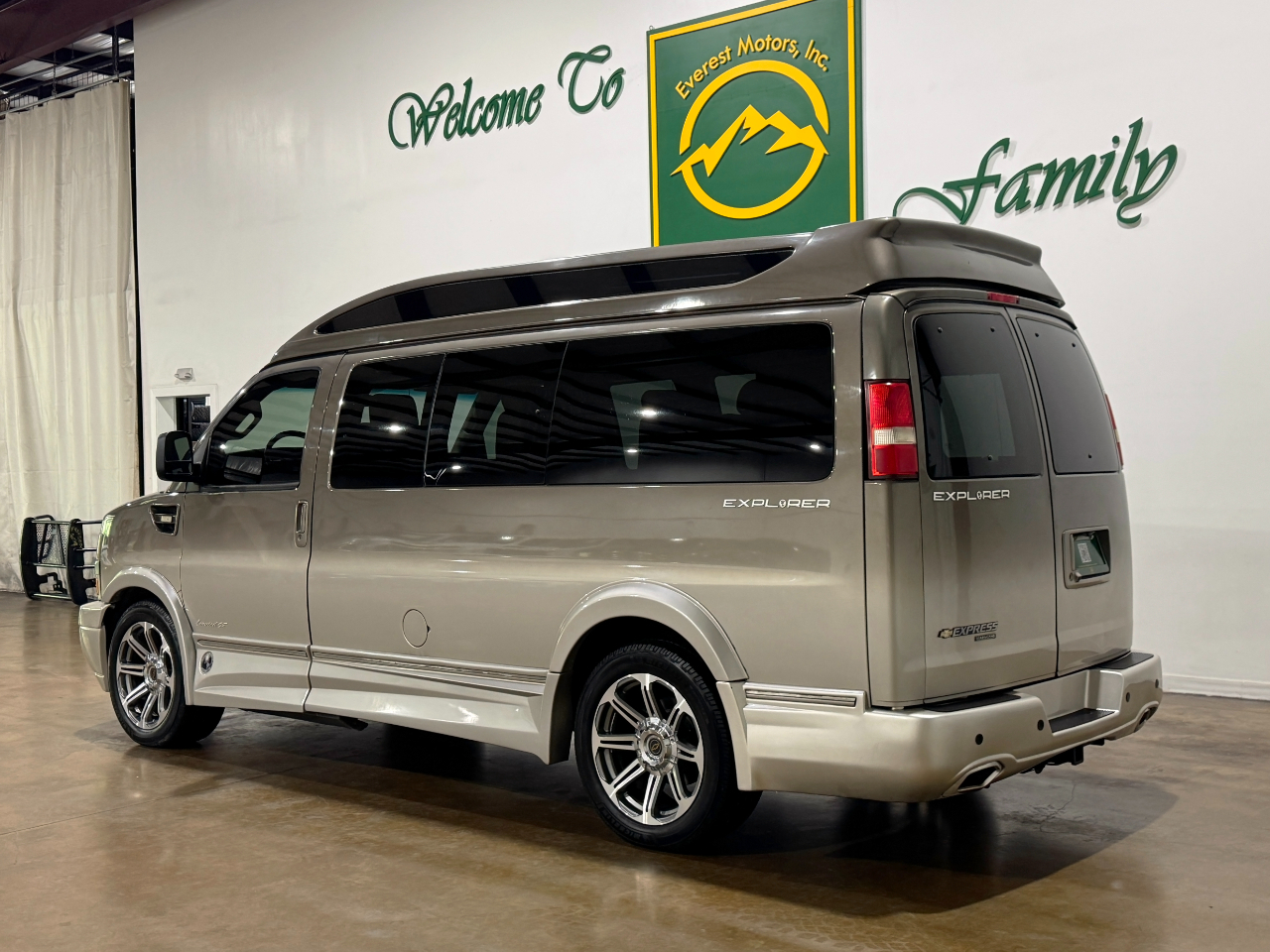 Chevrolet Express Passenger  2016