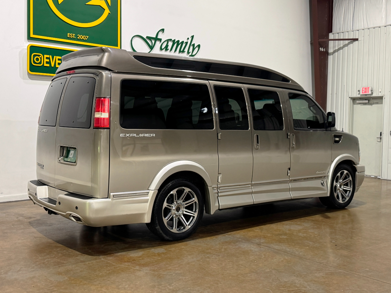 Chevrolet Express Passenger  2016