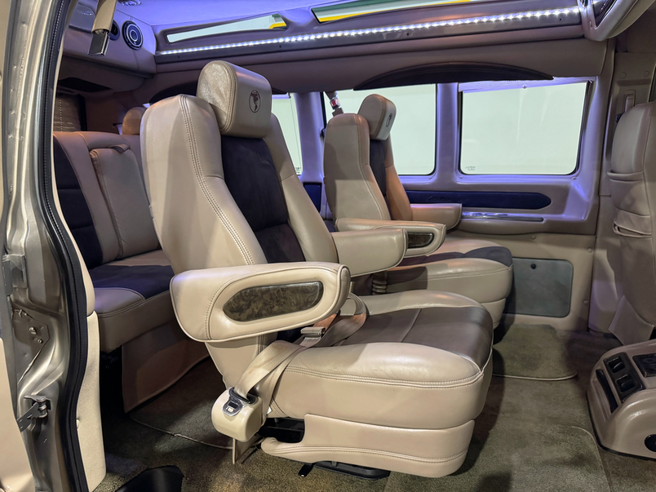Chevrolet Express Passenger  2016