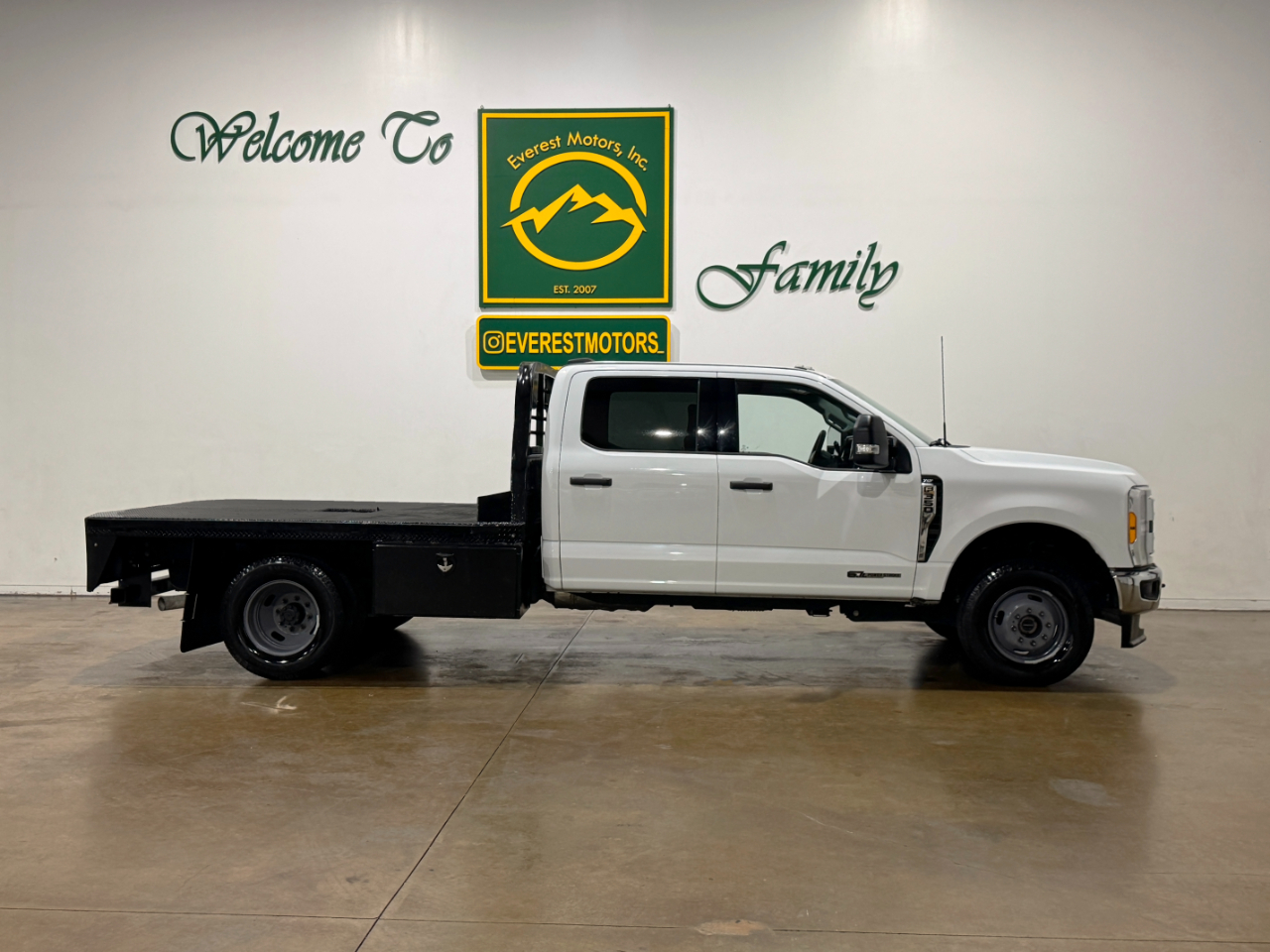 Ford Super Duty F-350 DRW  2023