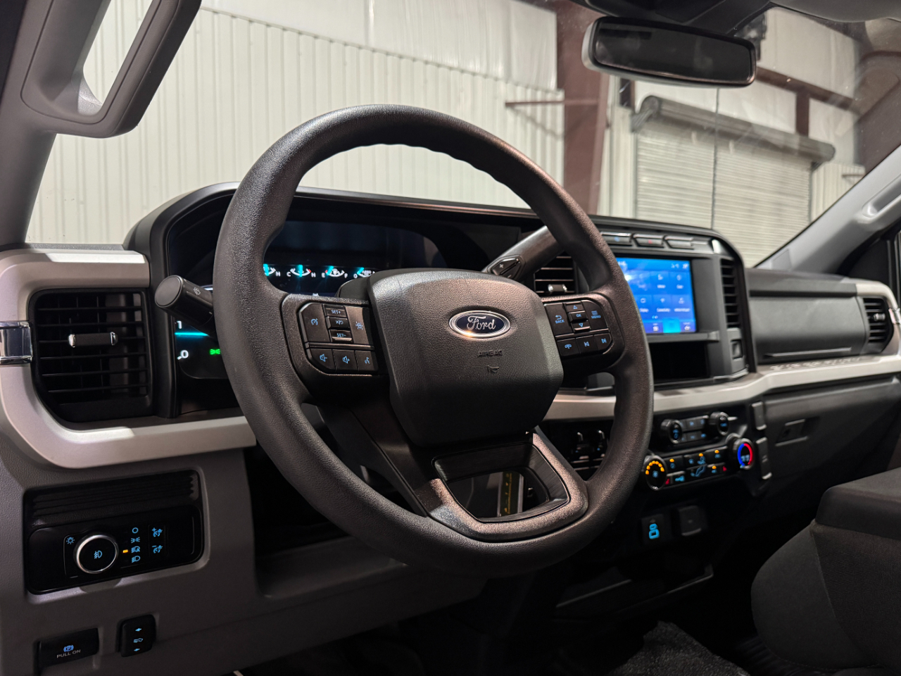 Ford Super Duty F-350 DRW  2023