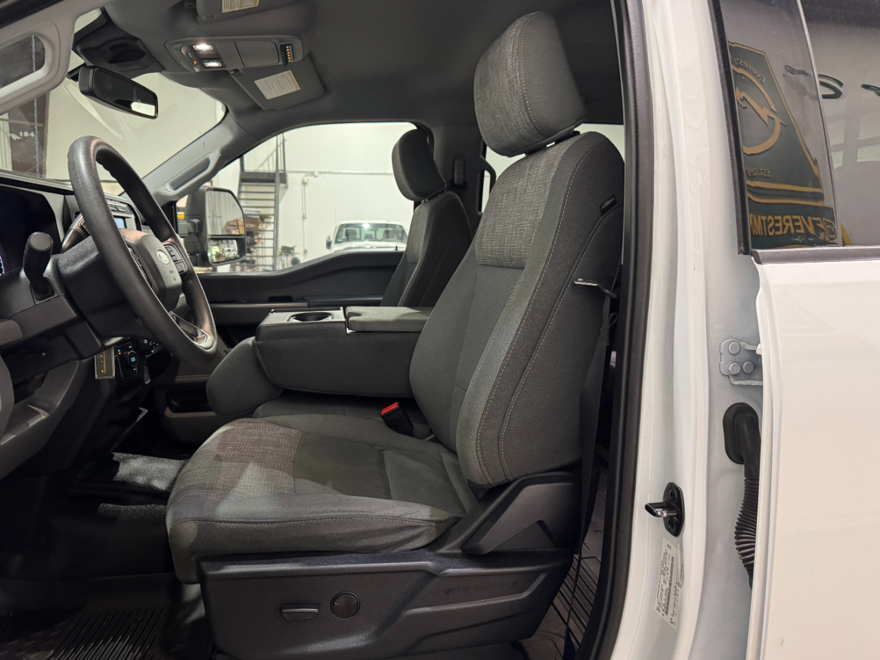 Ford Super Duty F-350 DRW  2023