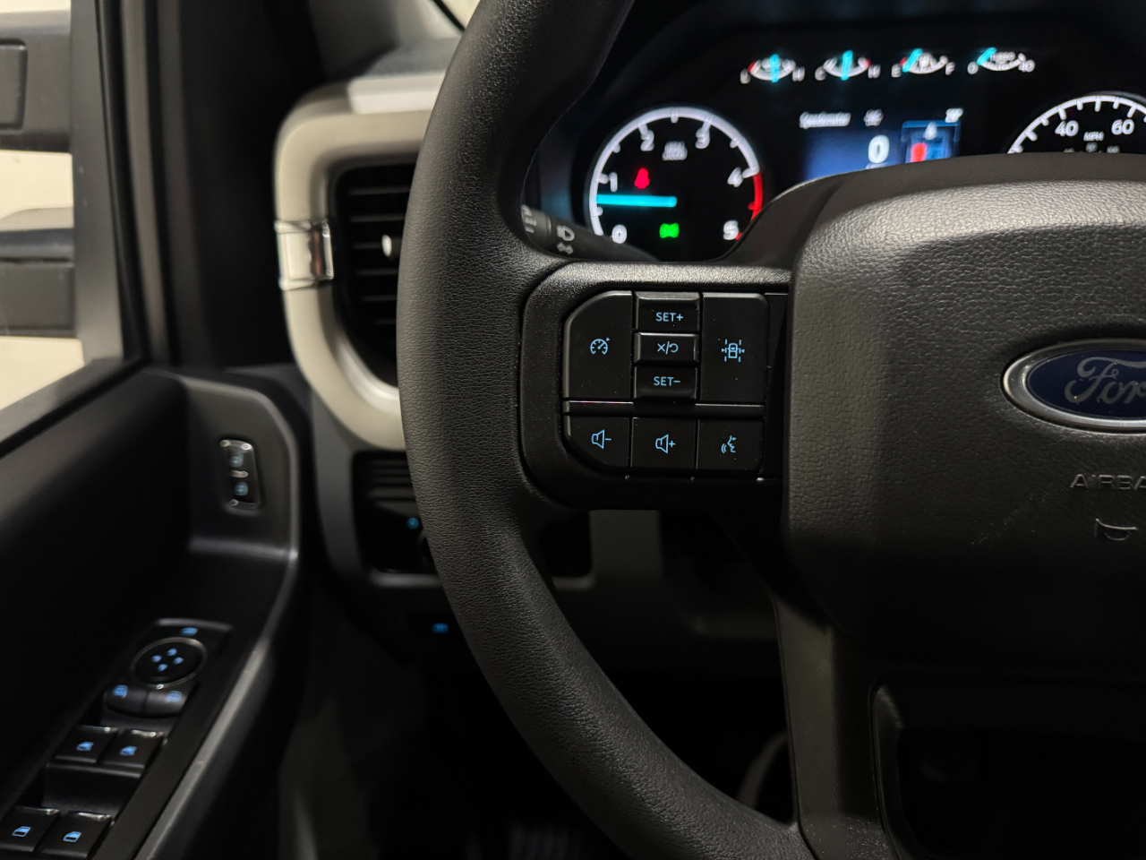 Ford Super Duty F-350 DRW  2023