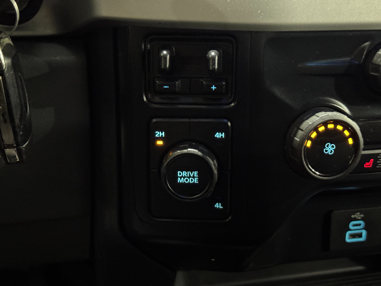 Ford Super Duty F-350 DRW  2023