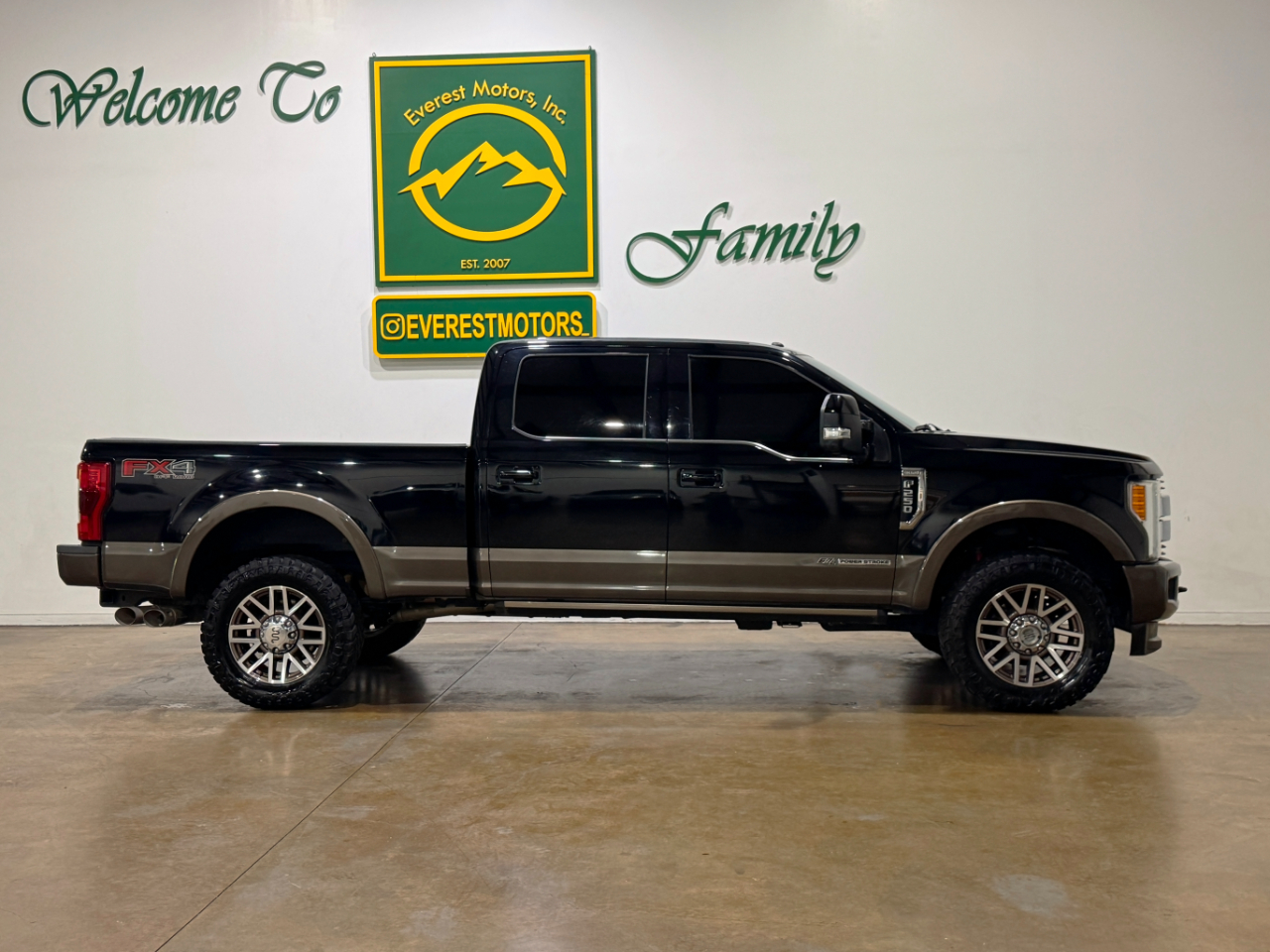 Ford Super Duty F-250 SRW  2017