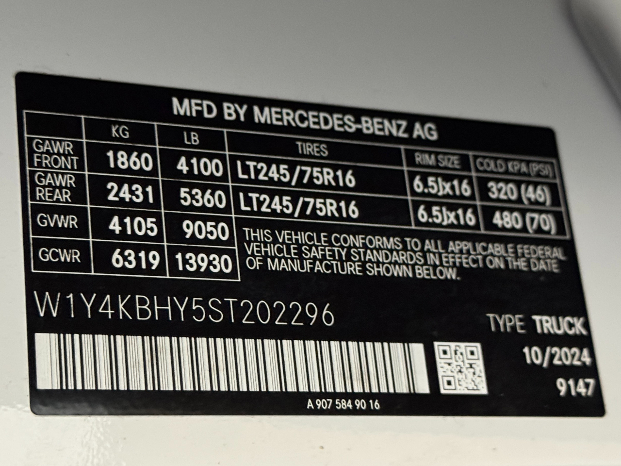 Mercedes-Benz Sprinter Cargo Van  2025