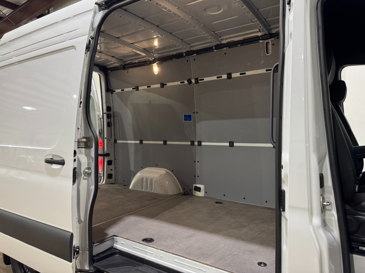 Mercedes-Benz Sprinter Cargo Van  2025