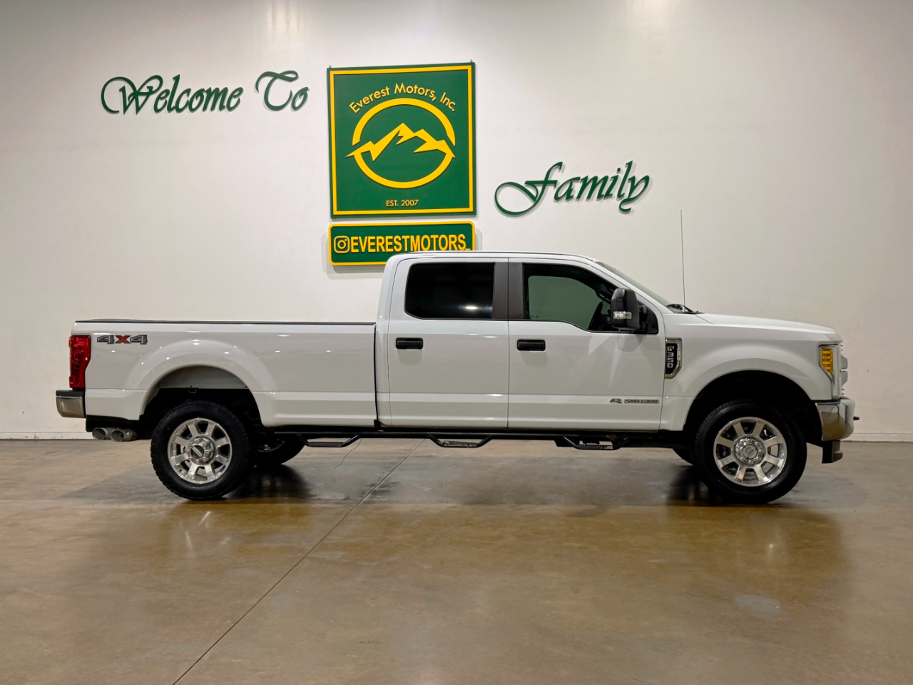 Ford Super Duty F-350 SRW  2017