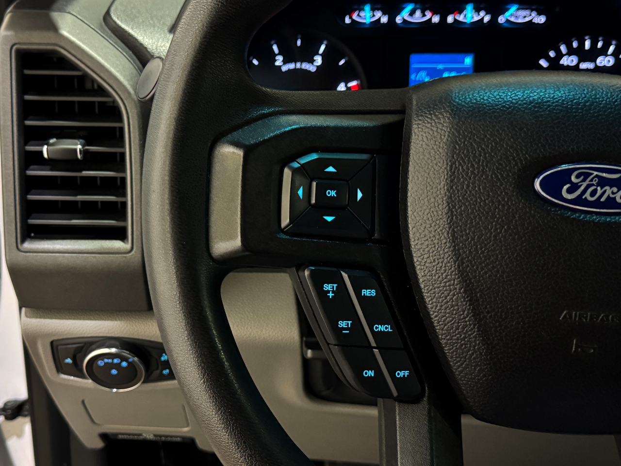 Ford Super Duty F-350 SRW  2017