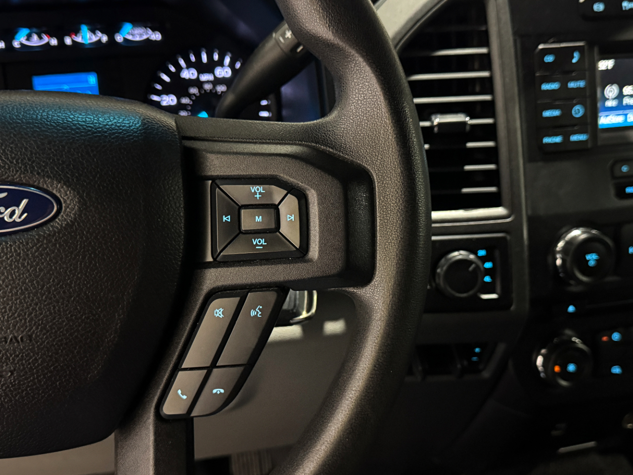 Ford Super Duty F-350 SRW  2017