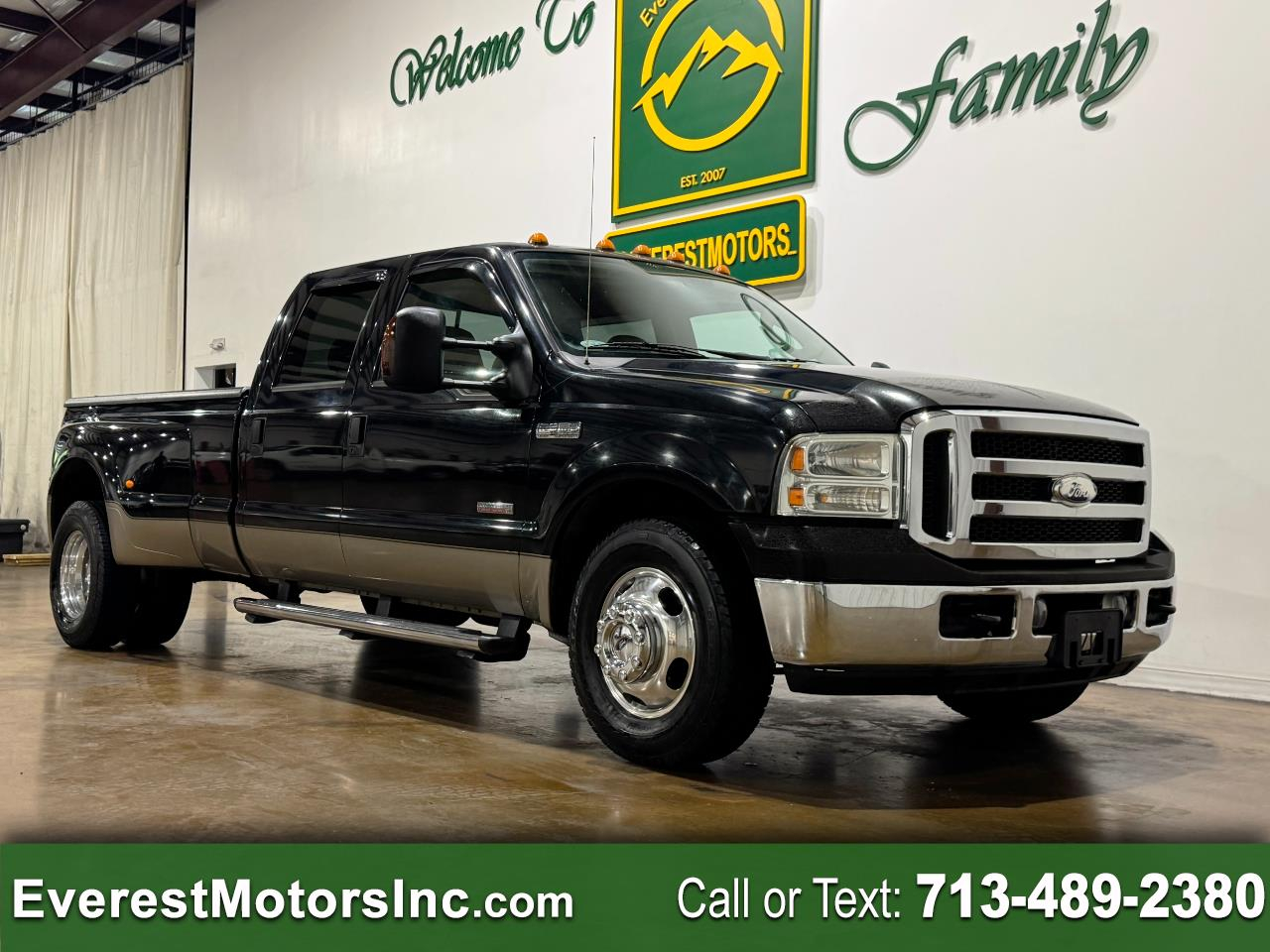 2005 Ford F-350 Lariat Crew Cab SWB DRW's photo