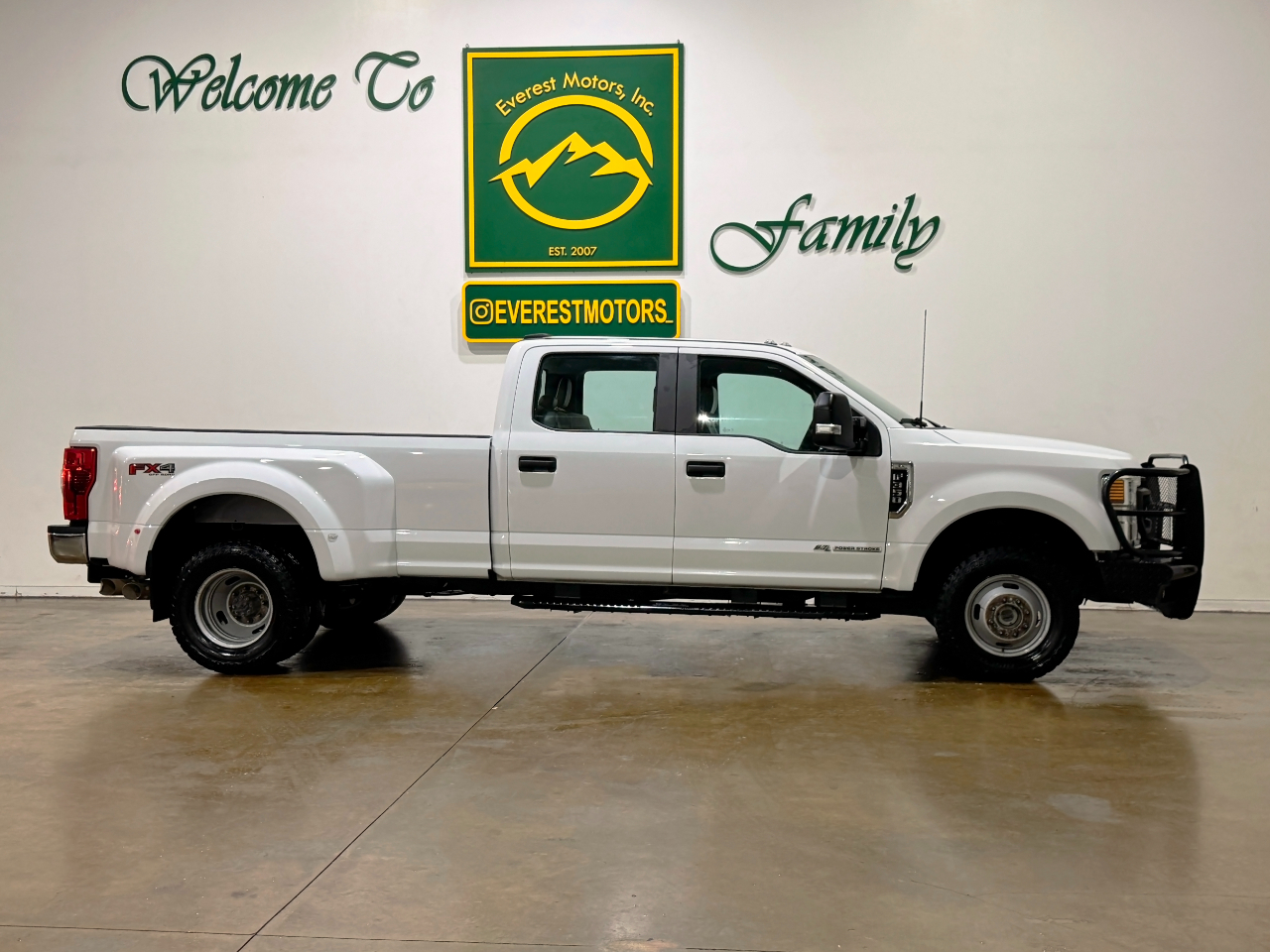 Ford Super Duty F-350 DRW  2022