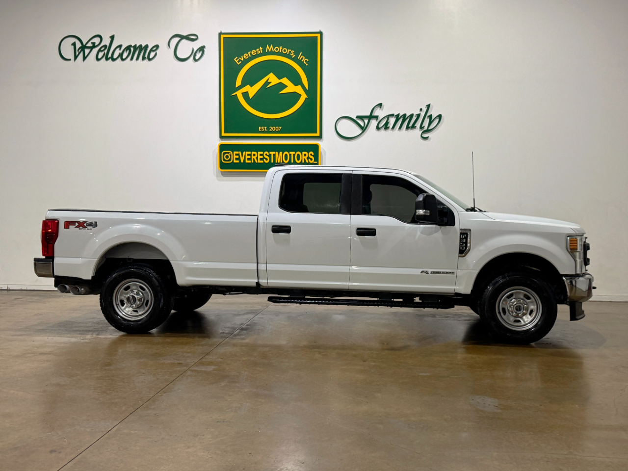 Ford Super Duty F-350 SRW  2022