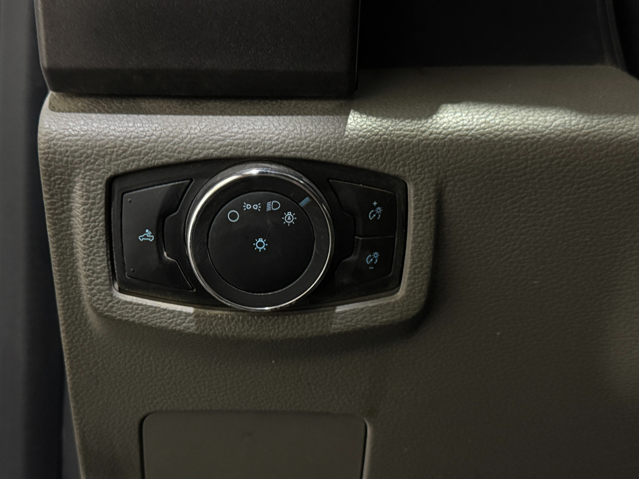 Ford Super Duty F-350 SRW  2022