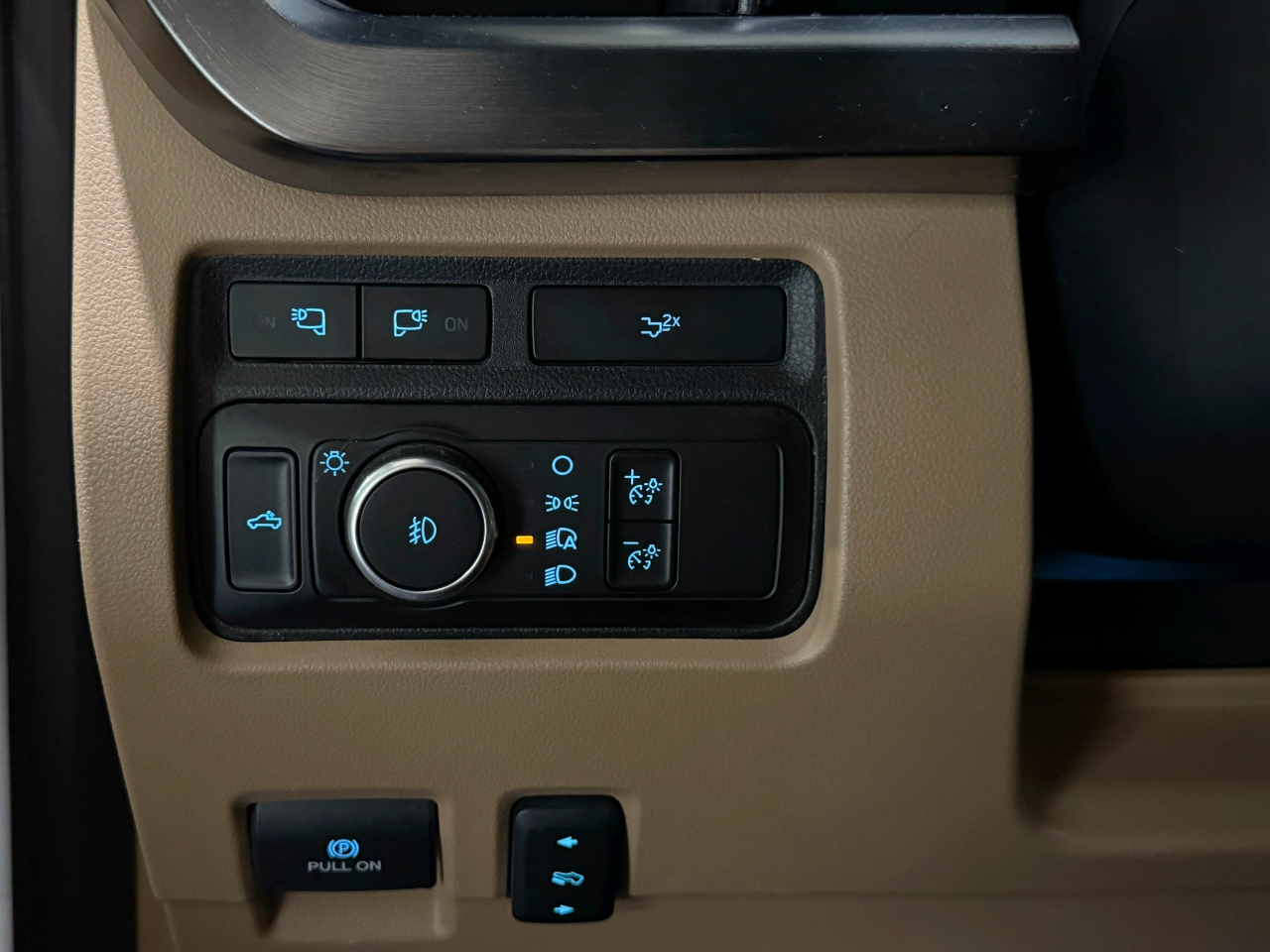 Ford Super Duty F-350 DRW  2023