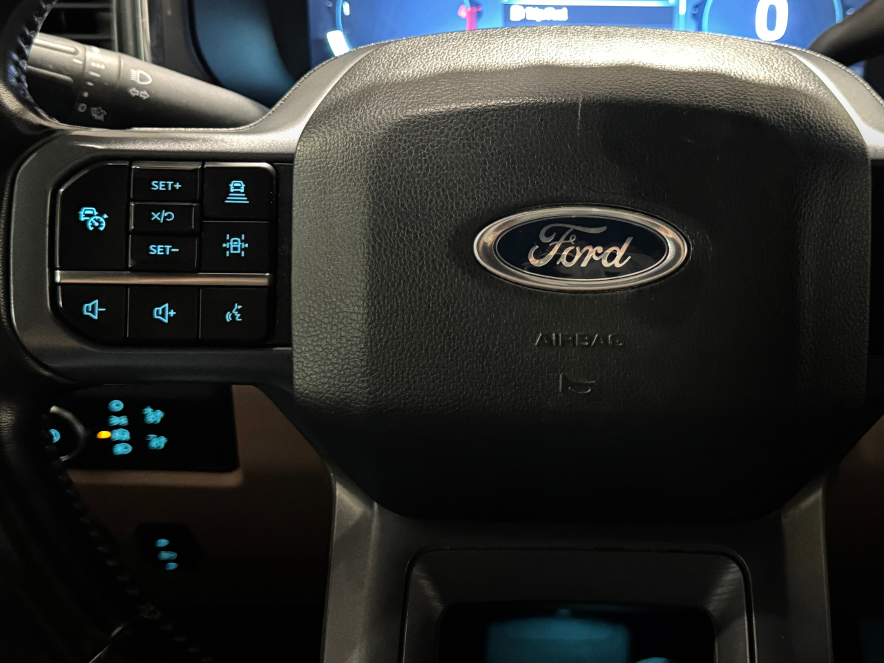 Ford Super Duty F-350 DRW  2023