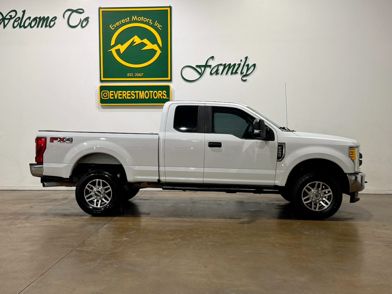 Ford Super Duty F-250 SRW  2017