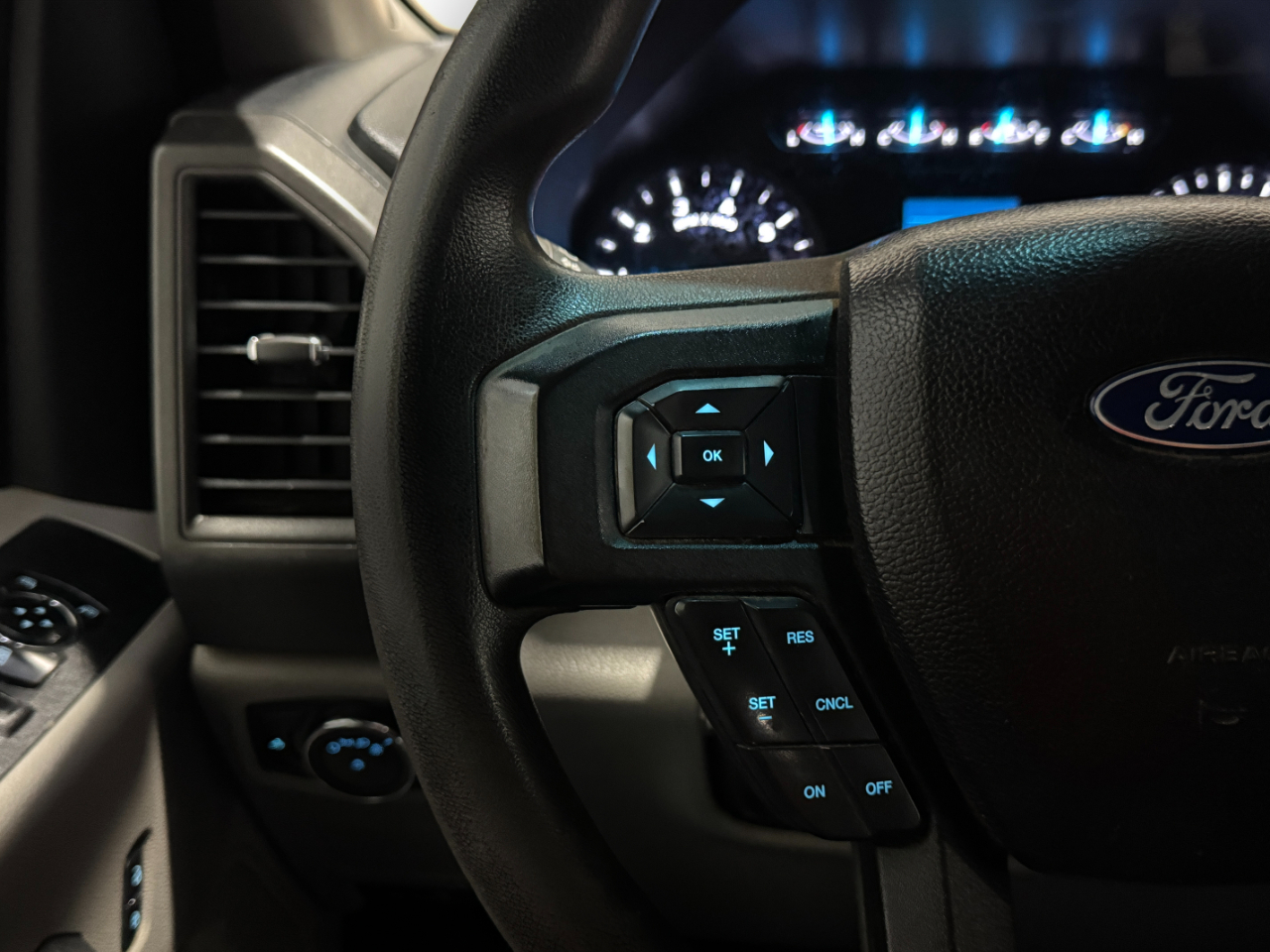 Ford Super Duty F-250 SRW  2017
