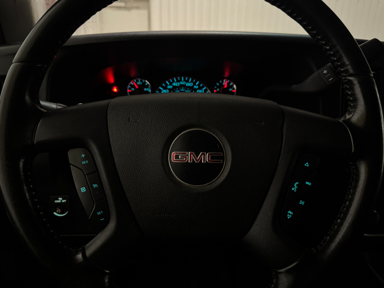 GMC Savana  2023