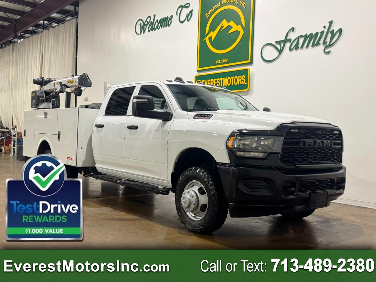 2024 RAM 3500 TRADESMAN 4X4 CREWC UTILITYBED CRANE 6.4L GAS 1OWN
