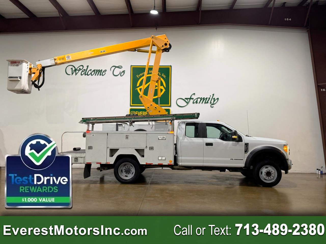2017 Ford Super Duty F-550 DRW XL 4X2 EXT CAB BUCKET TRUCK 6.7L PTO DIESEL 1OWNER