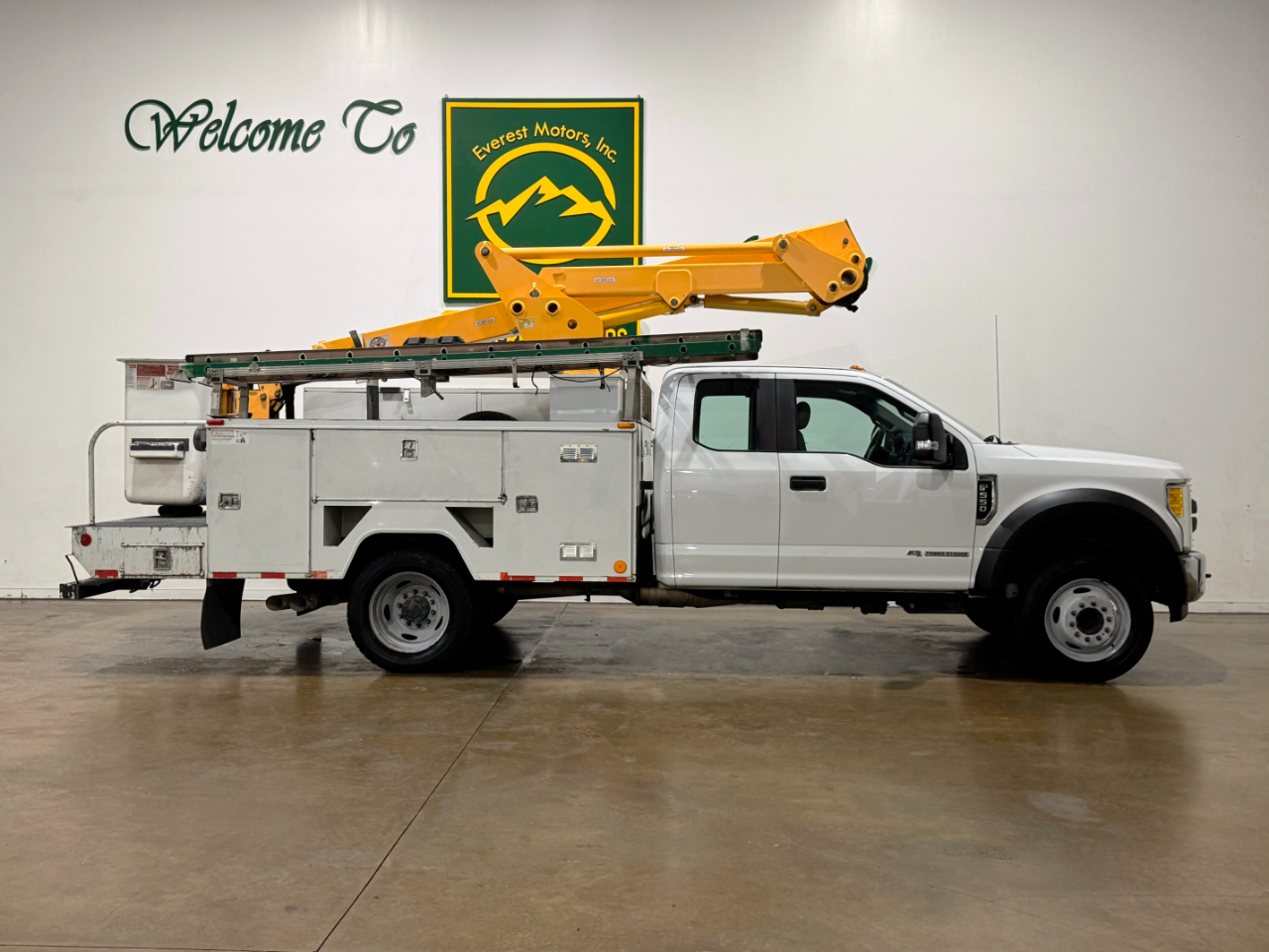 Ford Super Duty F-550 DRW  2017