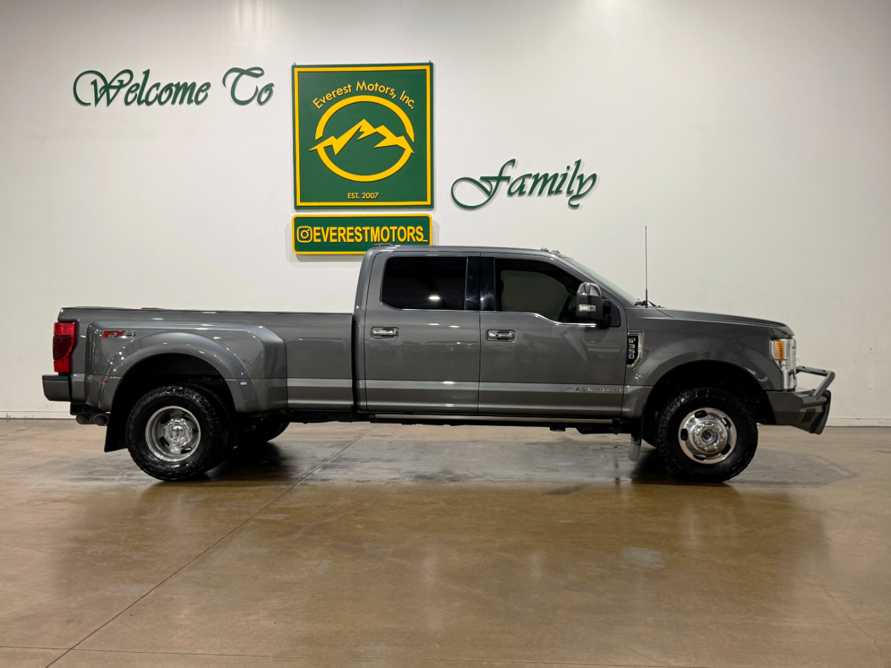 Ford Super Duty F-350 DRW  2022