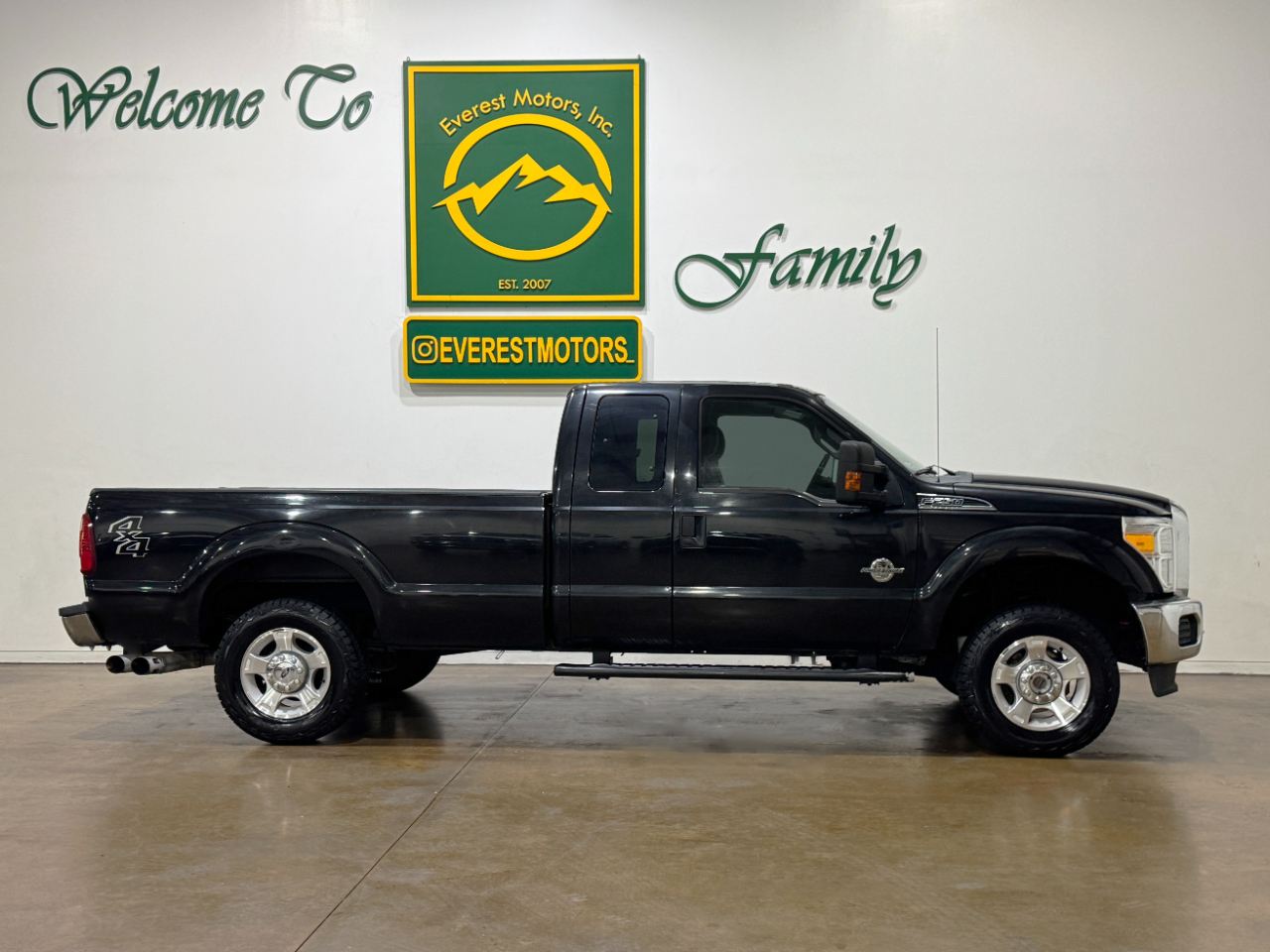 Ford Super Duty F-250 SRW  2012