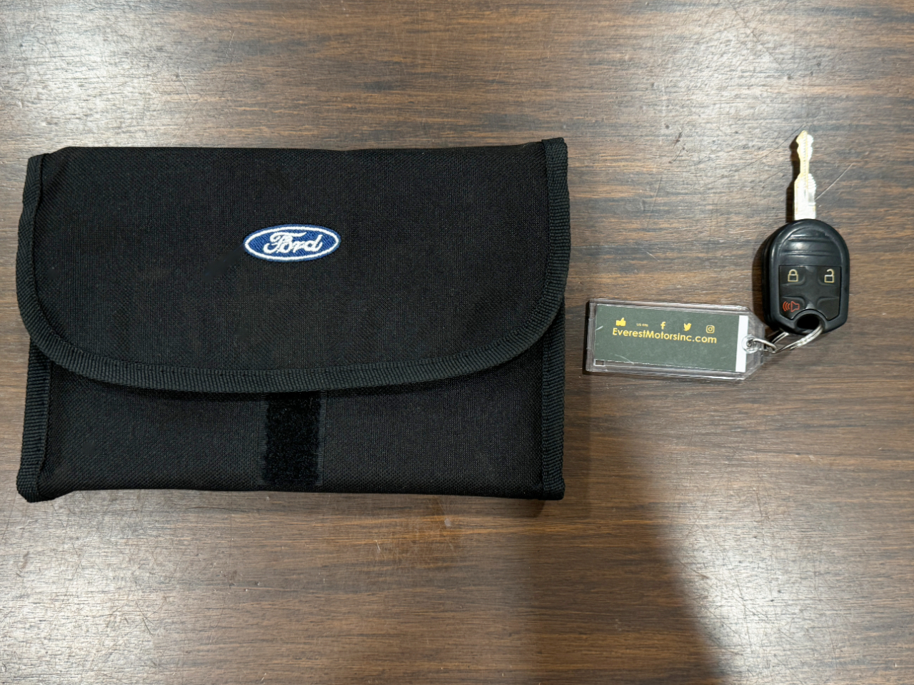 Ford Super Duty F-250 SRW  2012