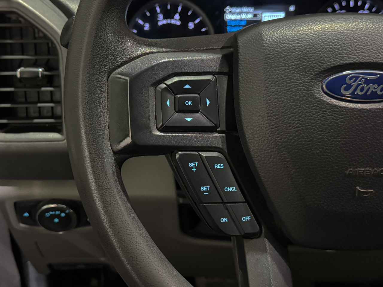 Ford Super Duty F-350 SRW  2022
