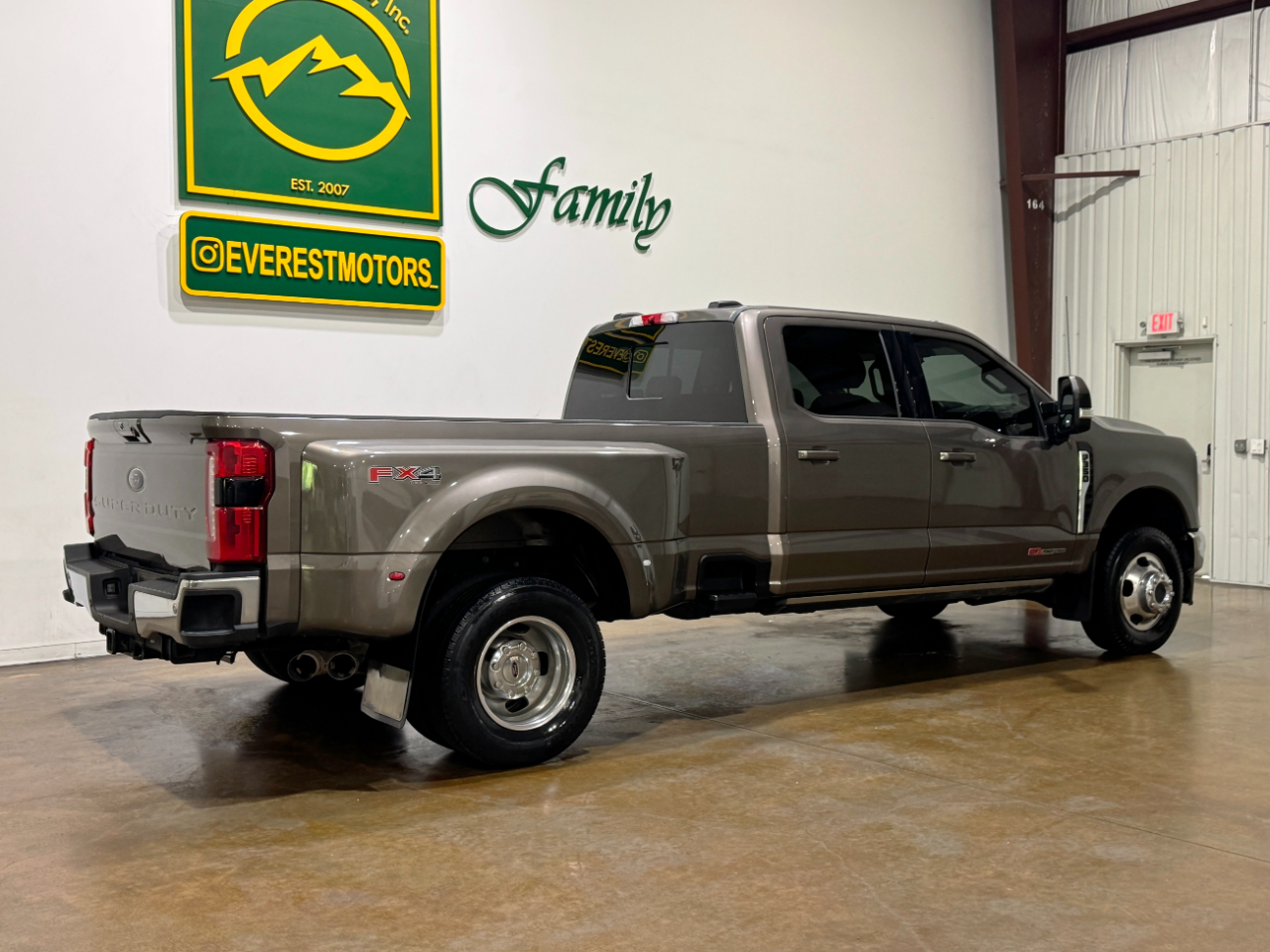 Ford Super Duty F-350 DRW  2023