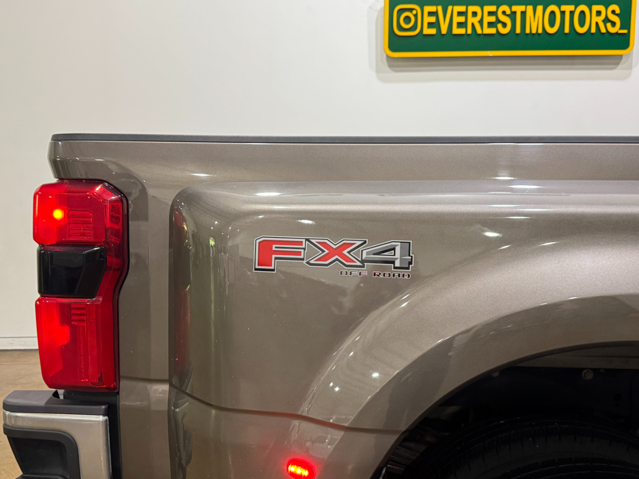 Ford Super Duty F-350 DRW  2023